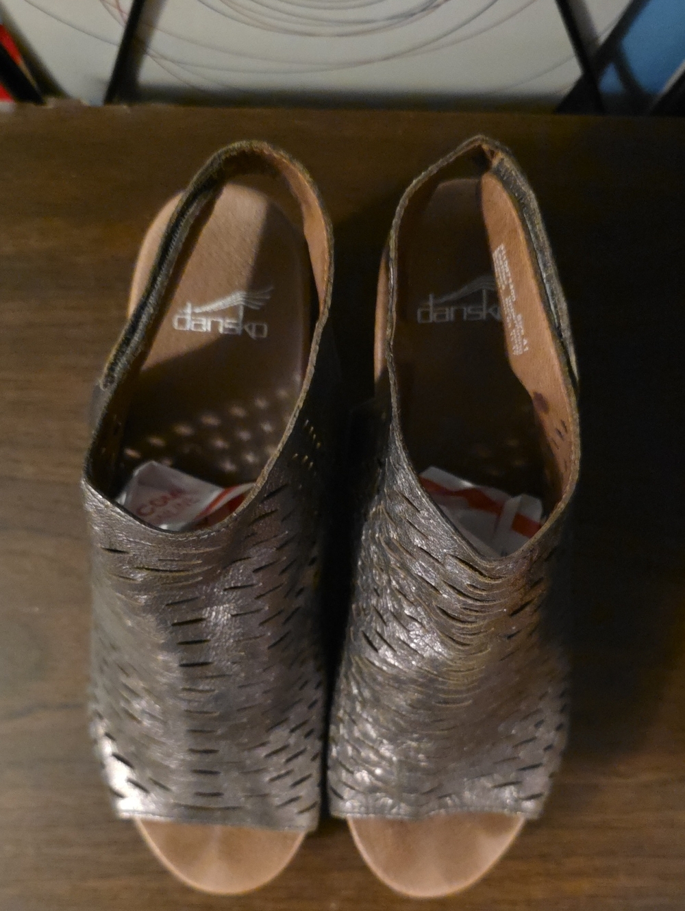 Dansko Danae Woven Pewter Leather Peep-Toe Platform Block Heel Sandals Sz 41 10 - Picture 2 of 12